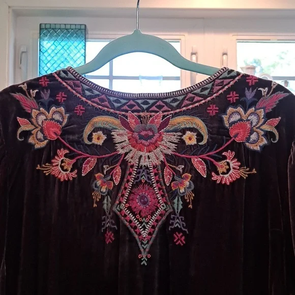 Johnny Was Iona Velvet Drape Top Size Large - Picture 5 of 11